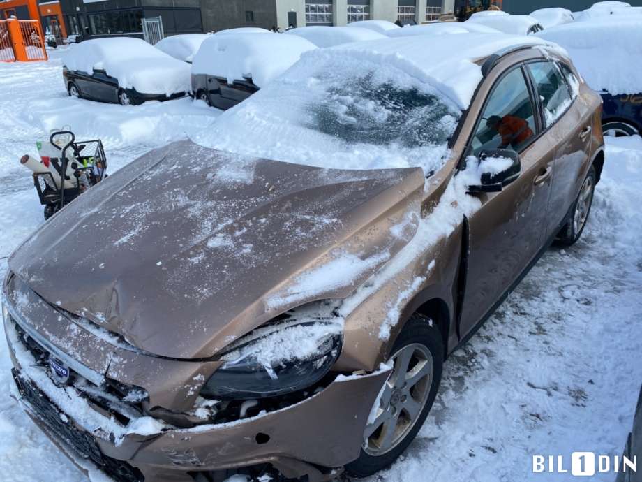 Volvo V40 2012-2019 , Motorkode: D4162T, Girkassekode: 