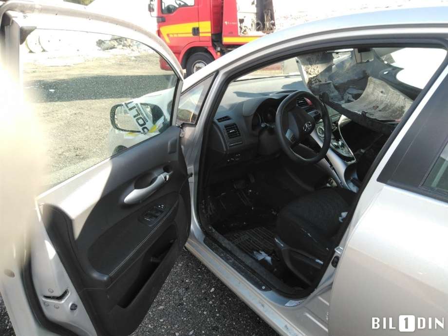 Toyota Auris 2010-2012 (Type I, Fase 2) , Motorkode: 2ZR-FXE, Girkassekode: 