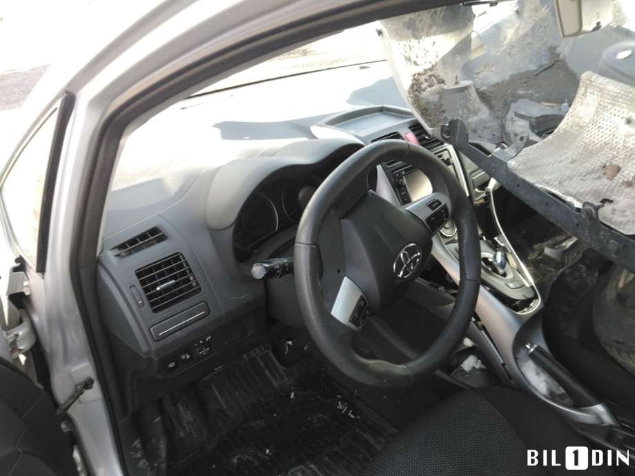 Toyota Auris 2010-2012 (Type I, Fase 2) , Motorkode: 2ZR-FXE, Girkassekode: 