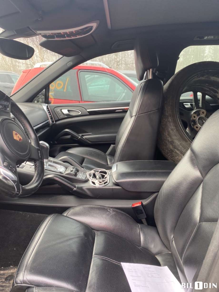 Porsche Cayenne 2010-2017 (92A) (92A), Motorkode: MCR.CA, Girkassekode: 
