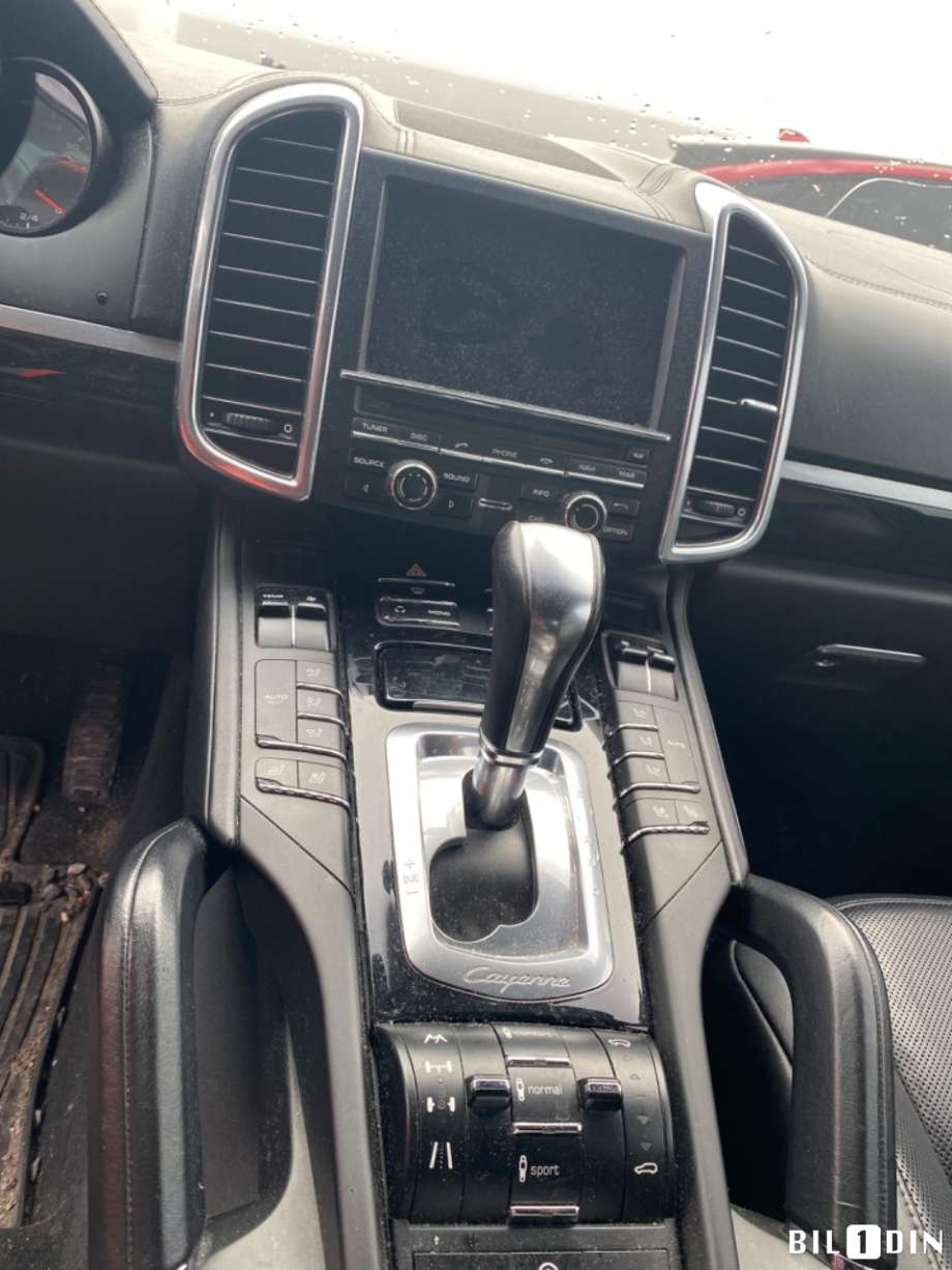 Porsche Cayenne 2010-2017 (92A) (92A), Motorkode: MCR.CA, Girkassekode: