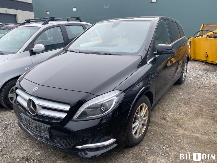 Mercedes B-Klasse 2011-2018 (W246) (W246), Motorkode: EM0004, Girkassekode: