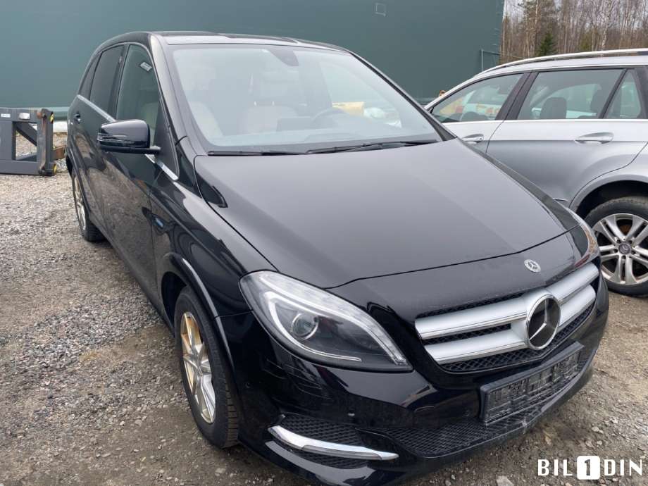 Mercedes B-Klasse 2011-2018 (W246) (W246), Motorkode: EM0004, Girkassekode: