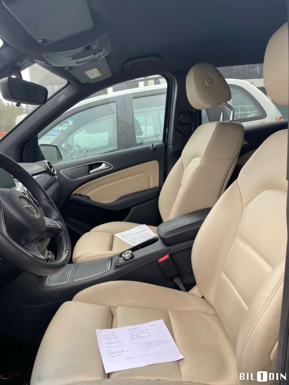Mercedes B-Klasse 2011-2018 (W246) (W246), Motorkode: EM0004, Girkassekode: