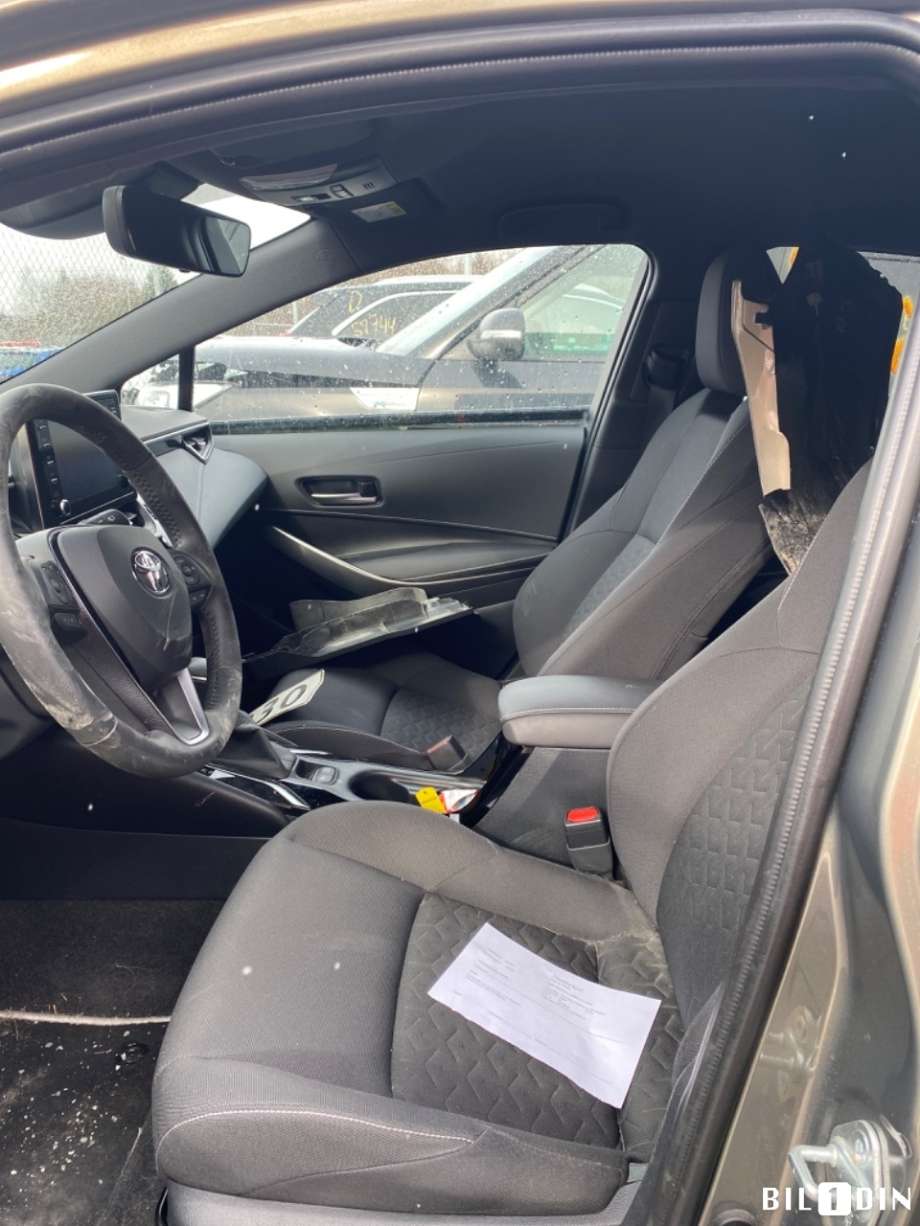 Toyota Corolla 2019-->> , Motorkode: 2ZR-FXE, Girkassekode: