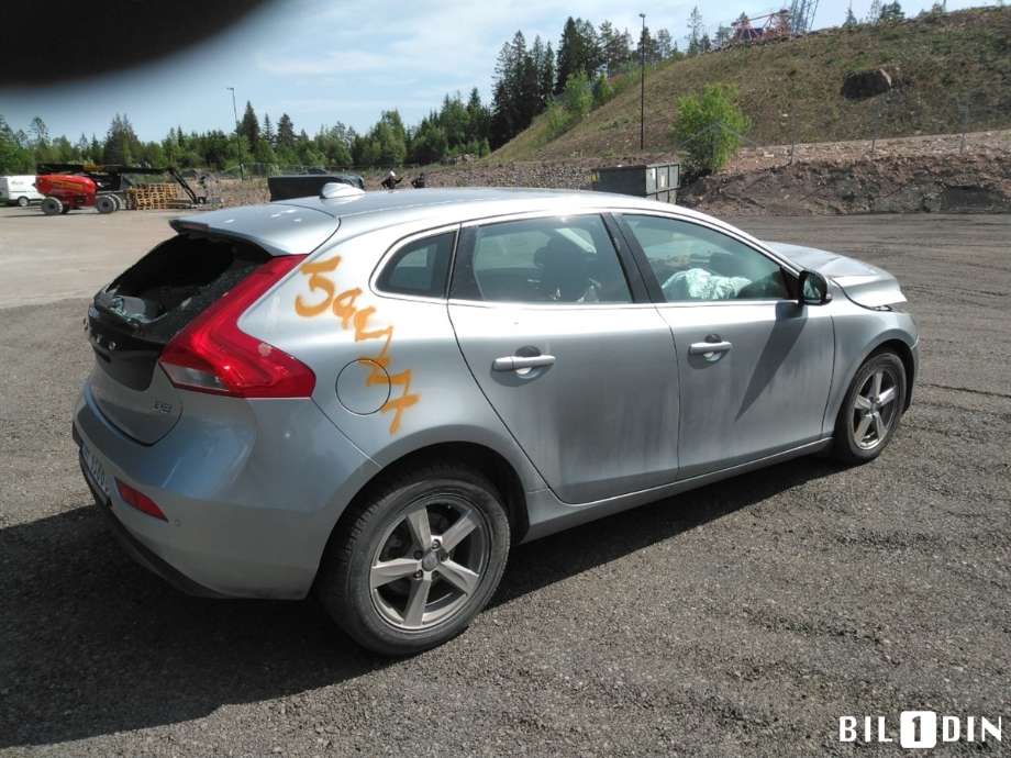 Volvo V40 2012-2019 , Motorkode: D4162T, Girkassekode: