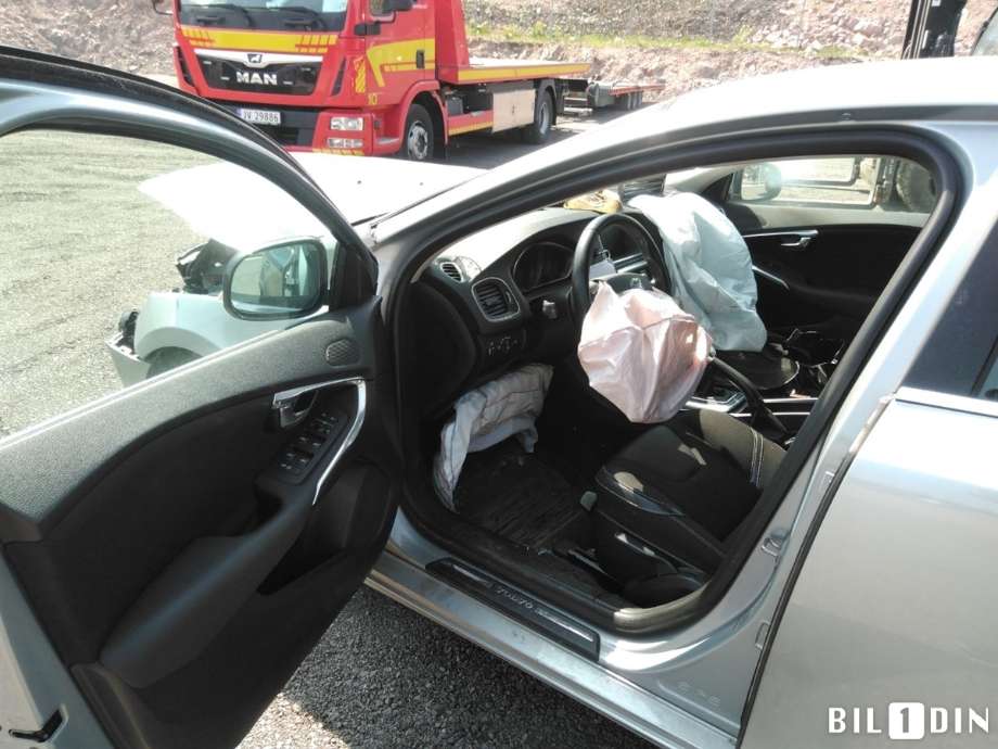 Volvo V40 2012-2019 , Motorkode: D4162T, Girkassekode: