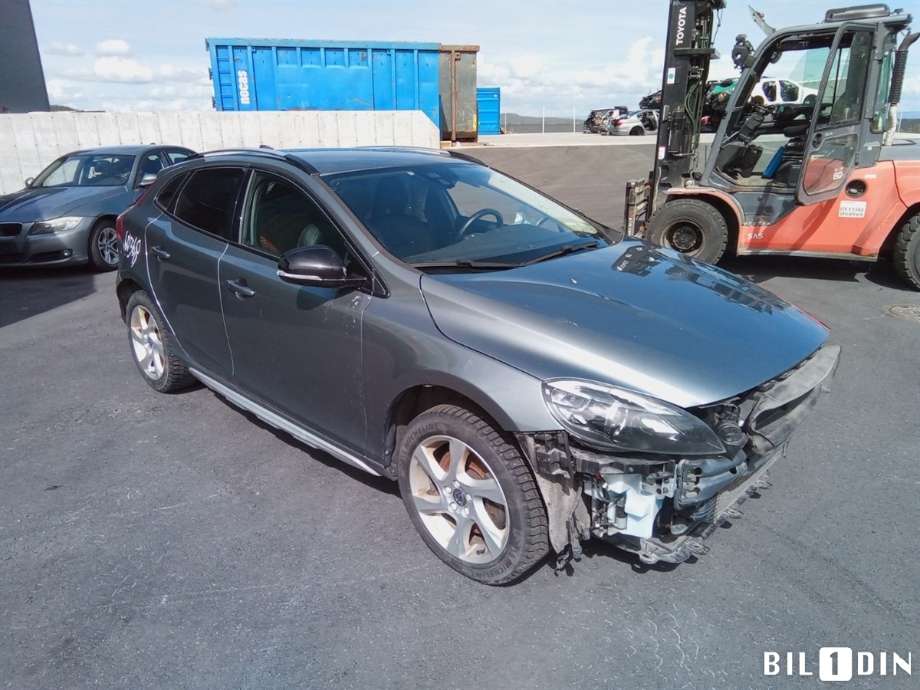 Volvo V40 2012-2019 , Motorkode: D4204T8, Girkassekode: 