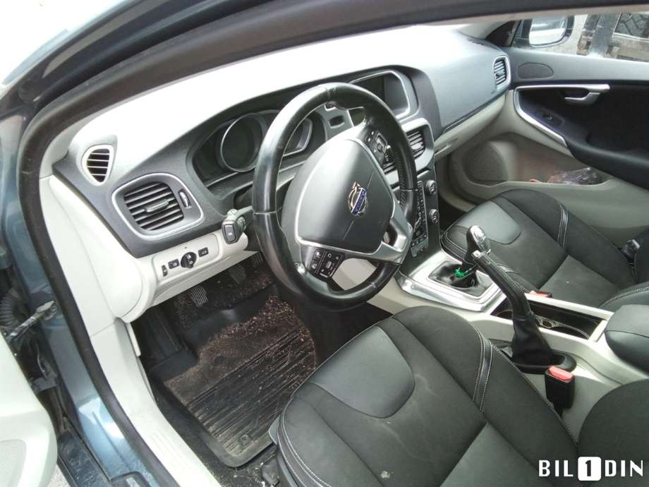 Volvo V40 2012-2019 , Motorkode: D4162T, Girkassekode: 