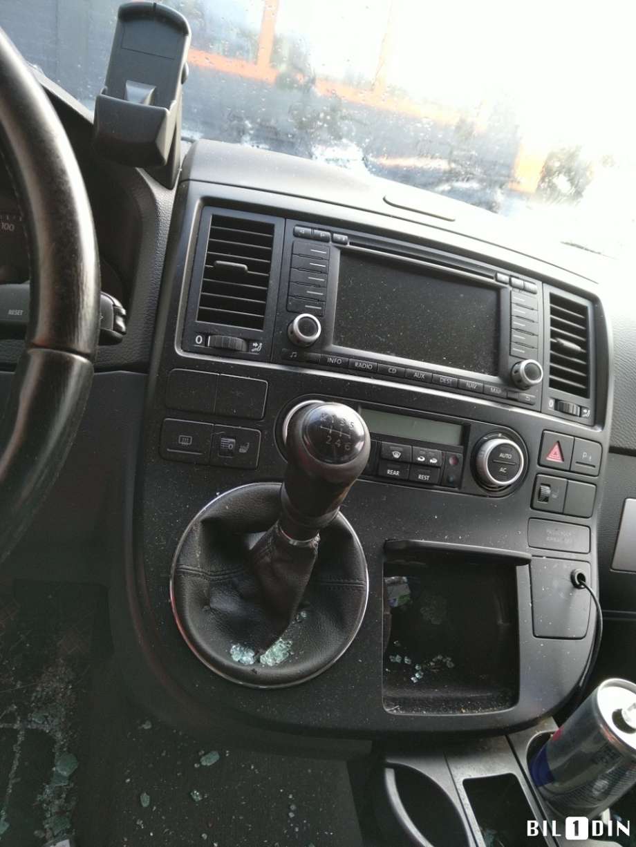 VW Transporter / Caravelle 2003-2009 (Fase 1) (T5) (T5), Motorkode: AXD;BNZ, Girkassekode: 