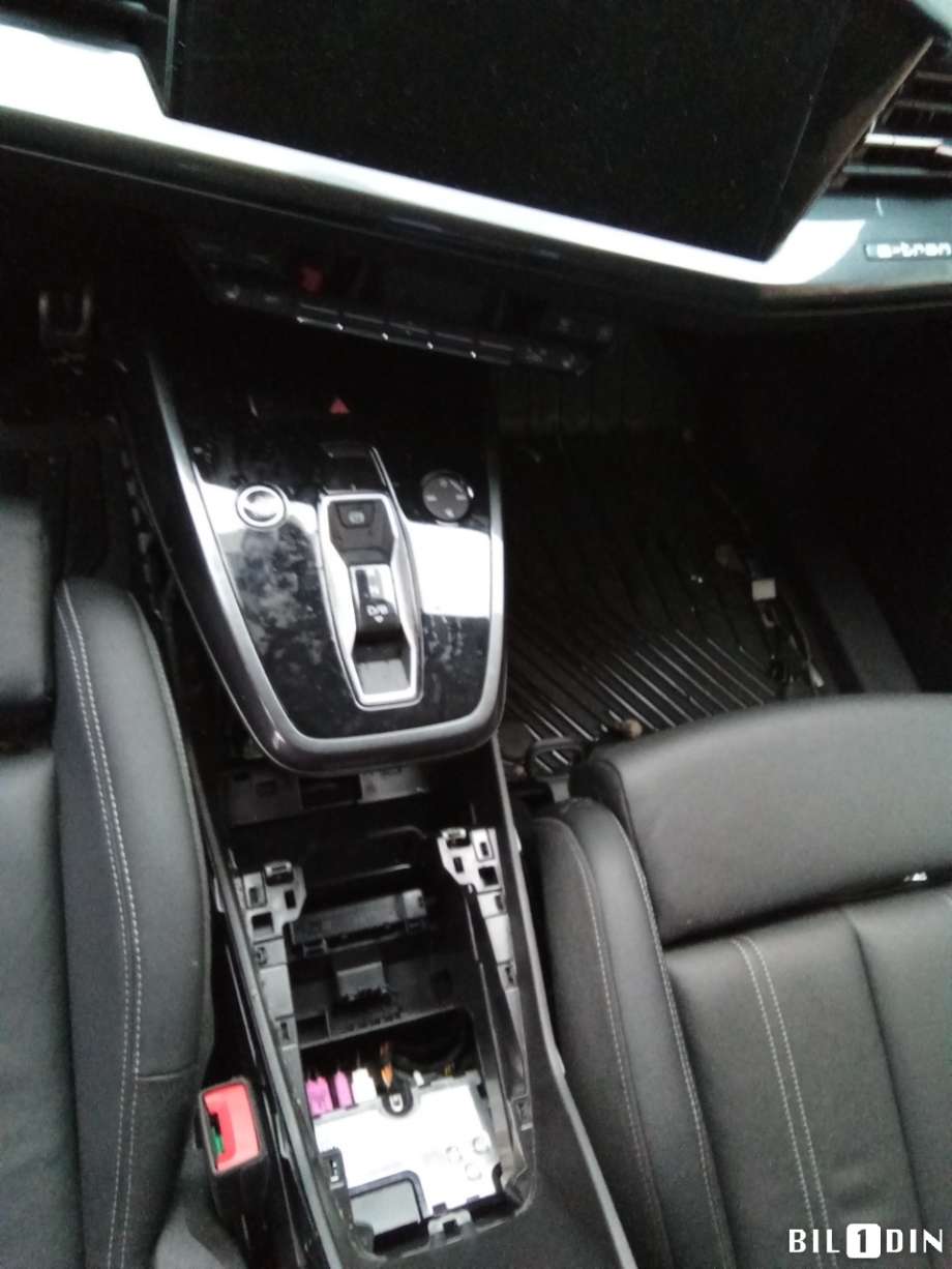 Audi Q4 e-tron 2021-->> , Motorkode: , Girkassekode:
