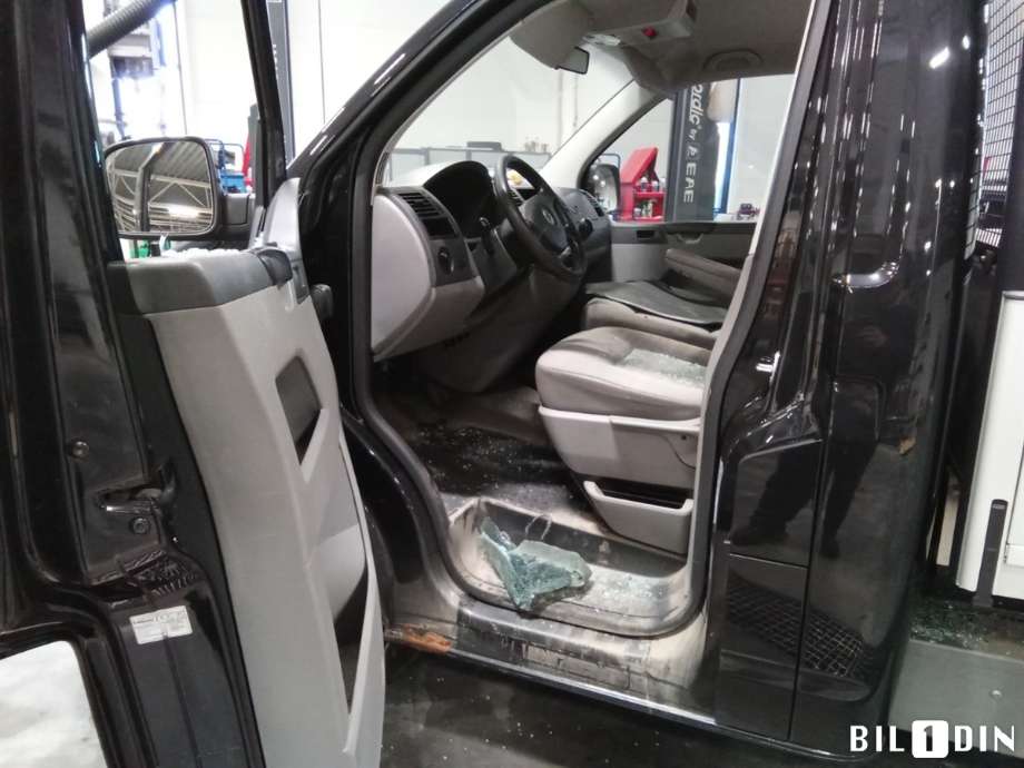 VW Transporter / Caravelle 2003-2009 (Fase 1) (T5) (T5), Motorkode: AXD;BNZ, Girkassekode: 