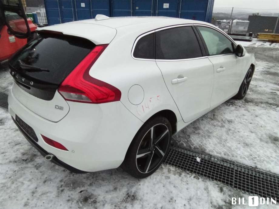Volvo V40 2012-2019 , Motorkode: D4162T, Girkassekode: 