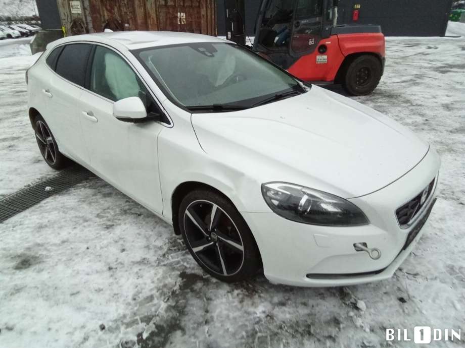 Volvo V40 2012-2019 , Motorkode: D4162T, Girkassekode: 