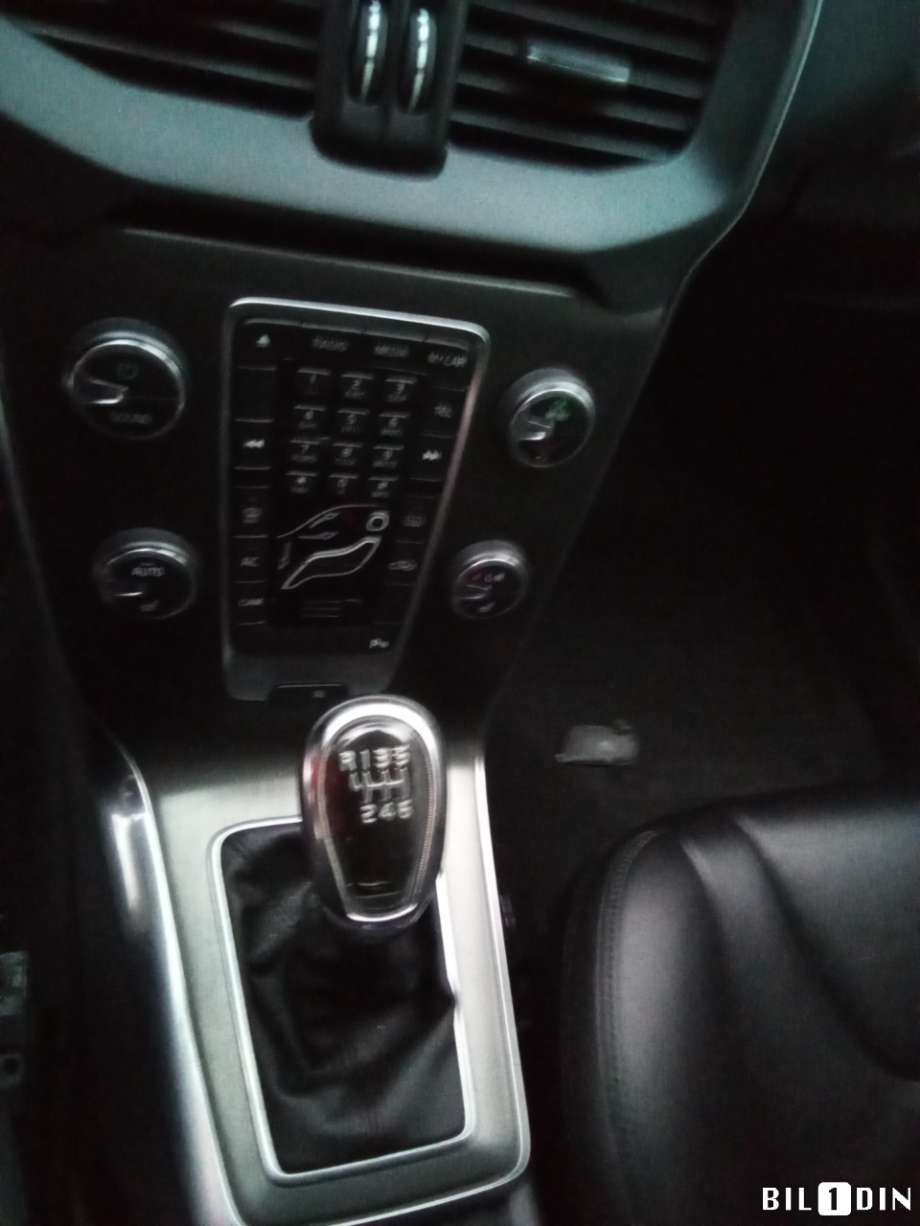 Volvo V40 2012-2019 , Motorkode: D4162T, Girkassekode: 