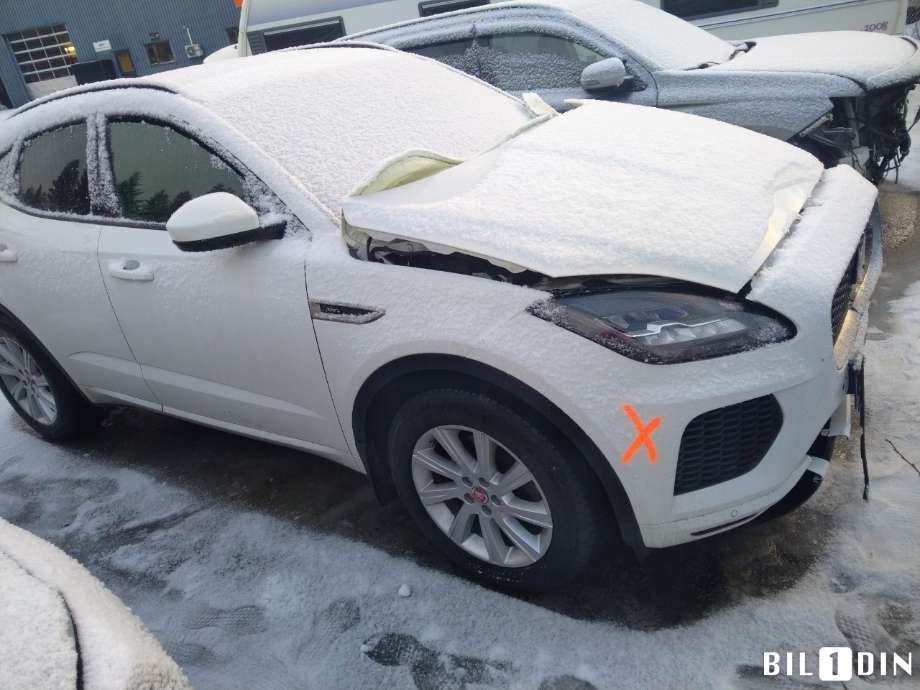 Jaguar E-PACE 2017-->> (X540) (X540), Motorkode: 204DTD, Girkassekode: 