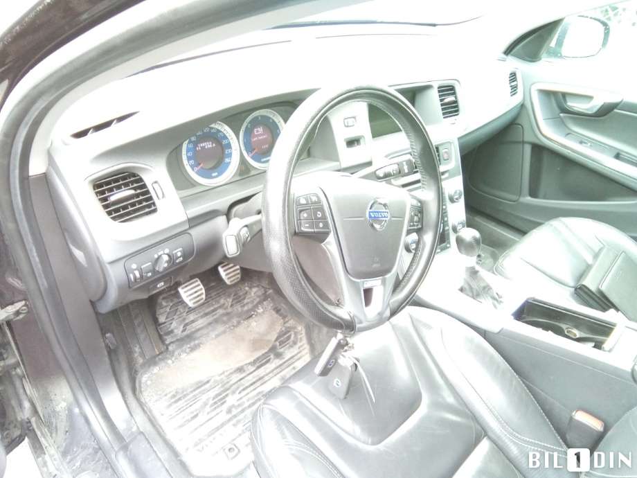 Volvo V60 2010-2013 (Type I, Fase 1) , Motorkode: D4162T, Girkassekode: 