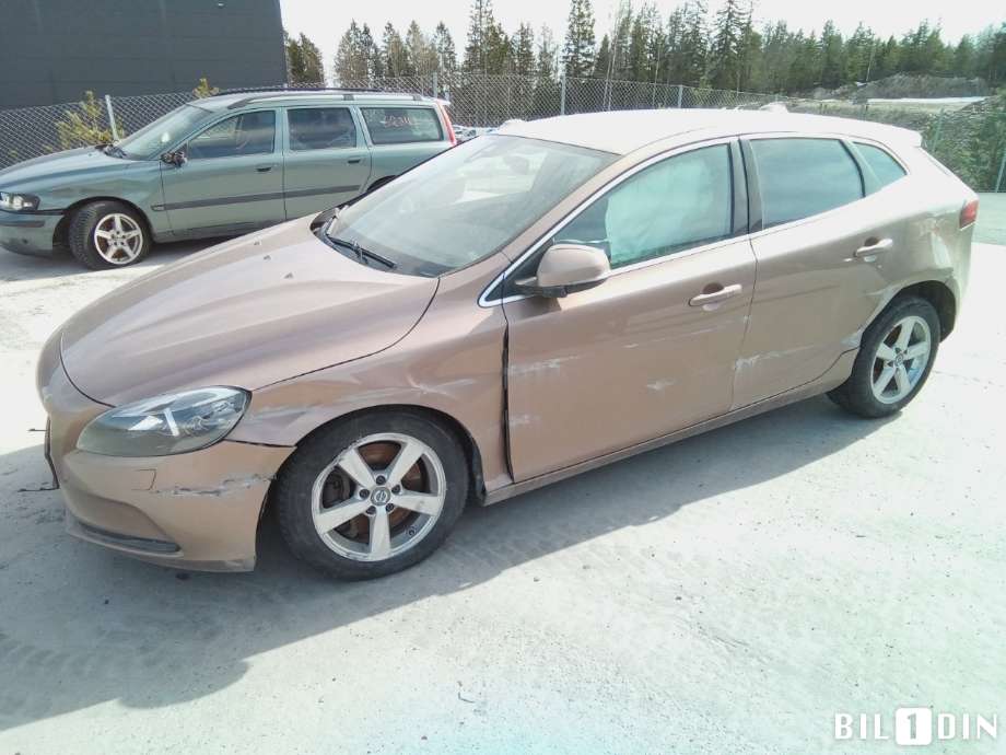 Volvo V40 2012-2019 , Motorkode: D4204T8, Girkassekode: 