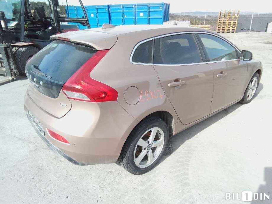 Volvo V40 2012-2019 , Motorkode: D4204T8, Girkassekode: 