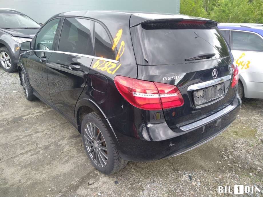 Mercedes B-Klasse 2011-2018 (W246) (W246), Motorkode: EM0004, Girkassekode: 