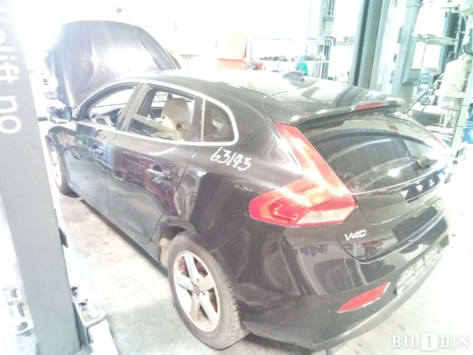 Volvo V40 2012-2019 , Motorkode: D4162T, Girkassekode: 