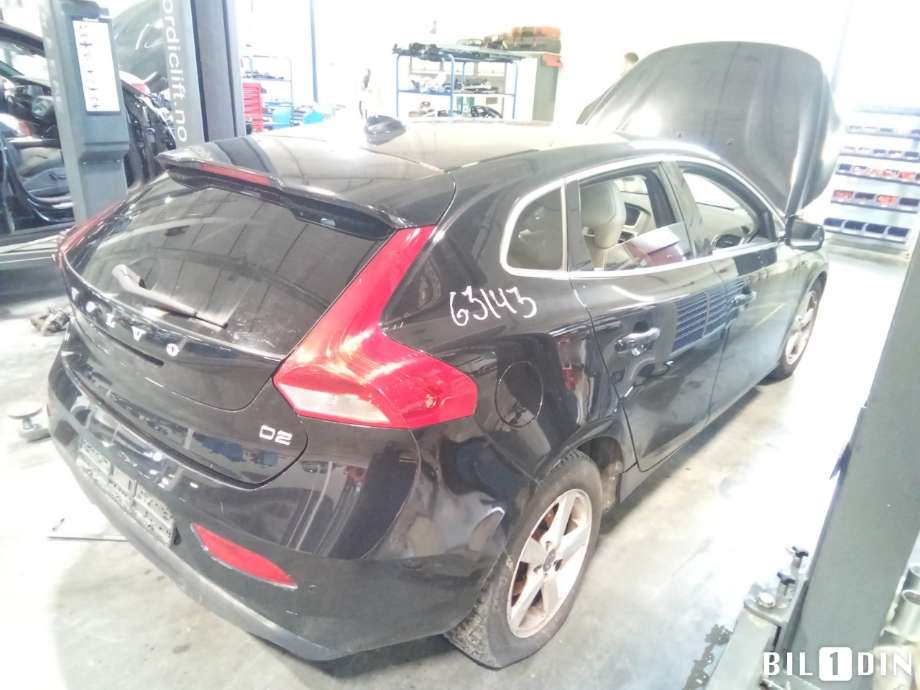 Volvo V40 2012-2019 , Motorkode: D4162T, Girkassekode: 