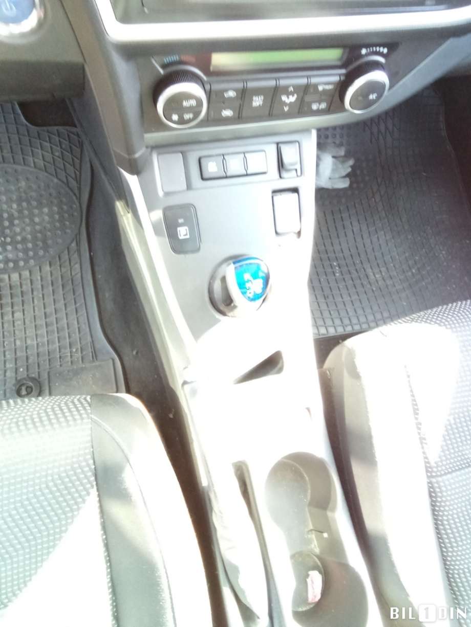 Toyota Auris 2013-2015 (Type II, Fase 1) , Motorkode: 2ZR-FXE, Girkassekode: 