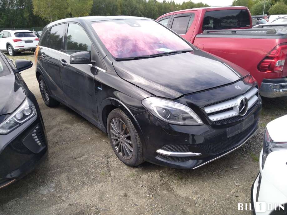 Mercedes B-Klasse 2011-2018 (W246) (W246), Motorkode: EM780.990, Girkassekode: 