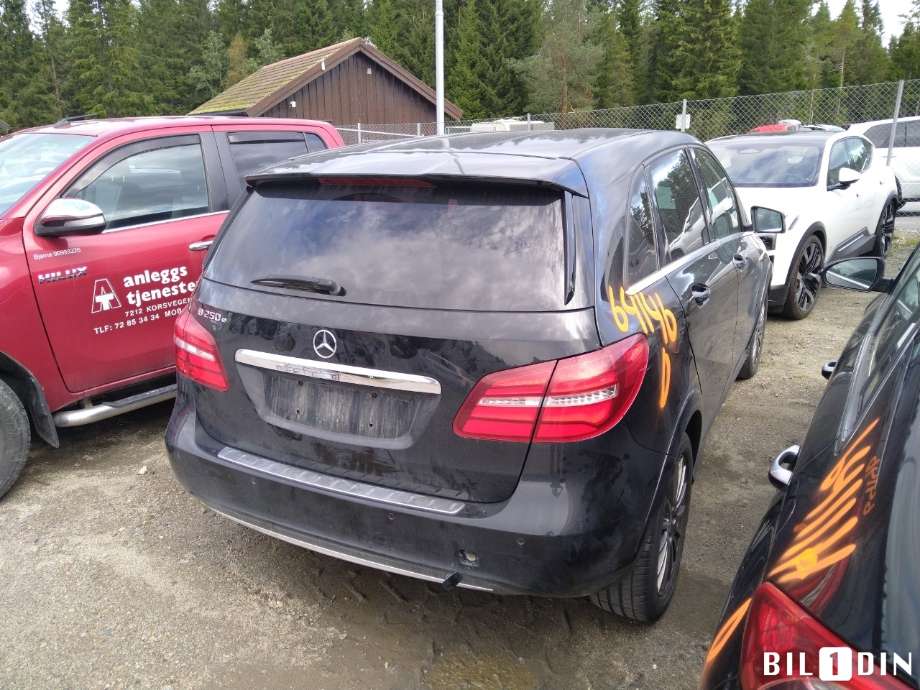 Mercedes B-Klasse 2011-2018 (W246) (W246), Motorkode: EM780.990, Girkassekode: 