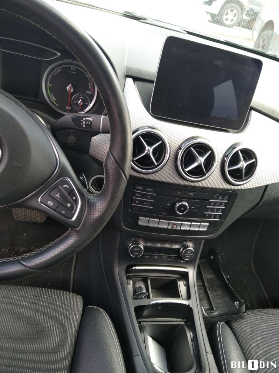 Mercedes B-Klasse 2011-2018 (W246) (W246), Motorkode: EM780.990, Girkassekode: 