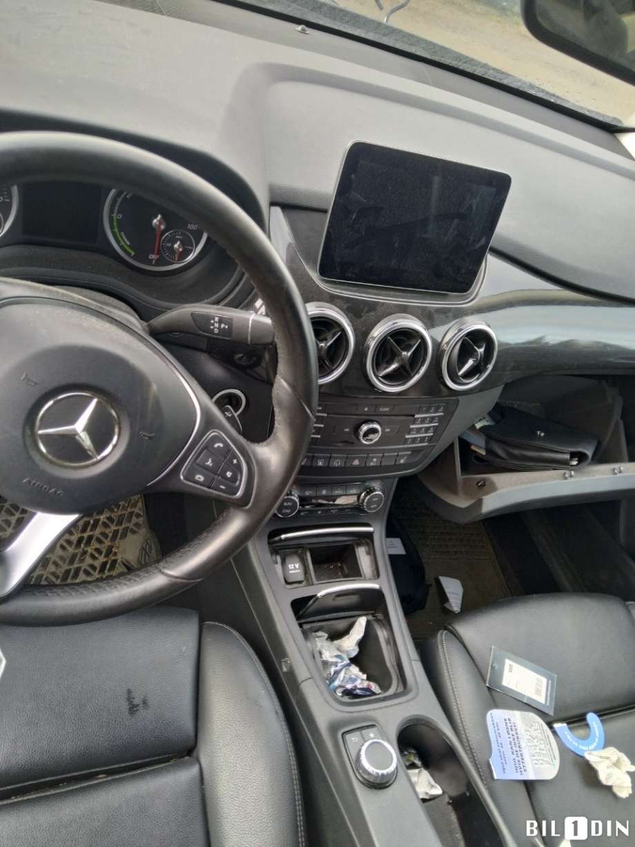 Mercedes B-Klasse 2011-2018 (W246) (W246), Motorkode: EM780.990, Girkassekode: 