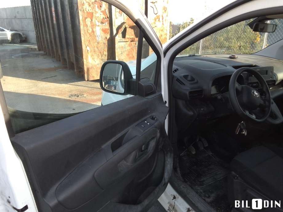 Toyota Proace 2016-->> (Type II) , Motorkode: DV5RE, Girkassekode: 