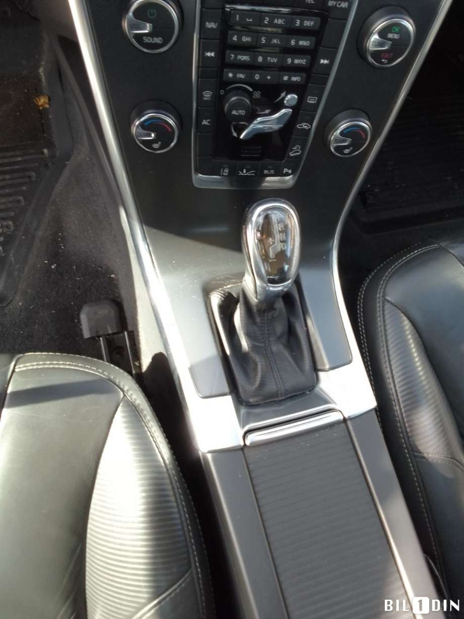 Volvo XC60 2008-2013 (Type I, Fase 1) , Motorkode: D5244T17, Girkassekode: 