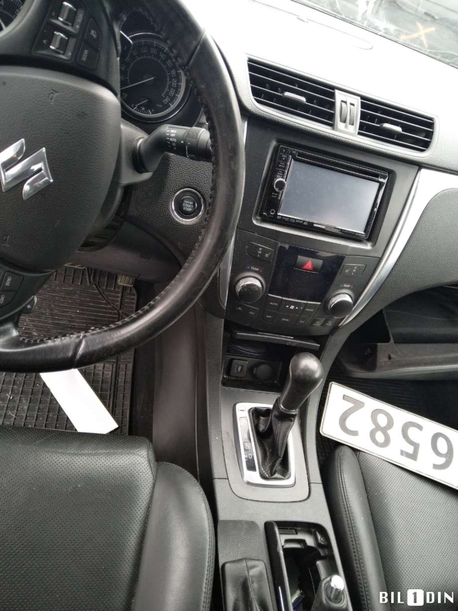 Suzuki Kizashi 2010-2014 , Motorkode: J24B, Girkassekode: 