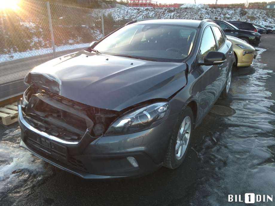 Volvo V40 2012-2019 , Motorkode: D4162T, Girkassekode: