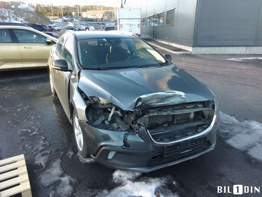 Volvo V40 2012-2019 , Motorkode: D4162T, Girkassekode: