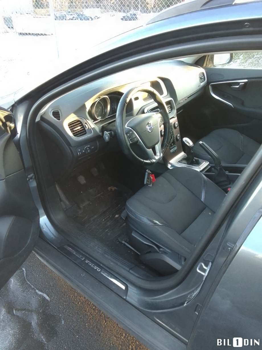 Volvo V40 2012-2019 , Motorkode: D4162T, Girkassekode: