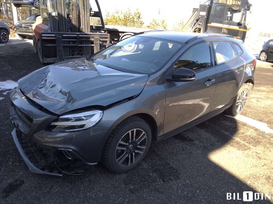 Volvo V40 2012-2019 , Motorkode: D4204T9, Girkassekode: 