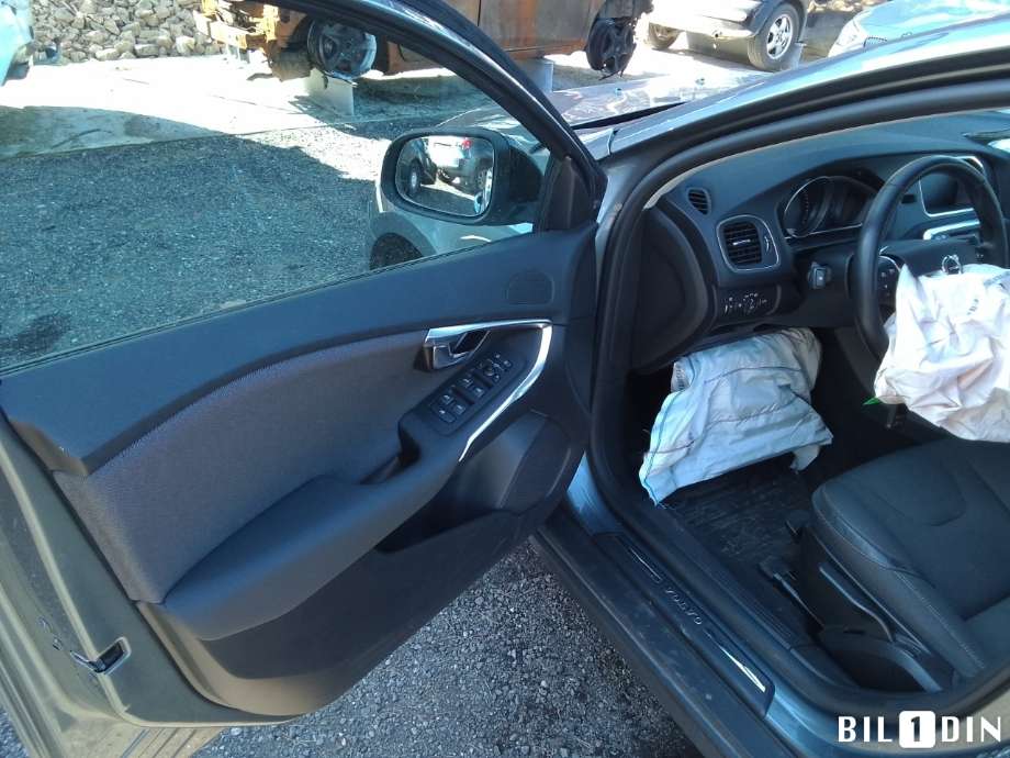 Volvo V40 2012-2019 , Motorkode: D4204T9, Girkassekode: 