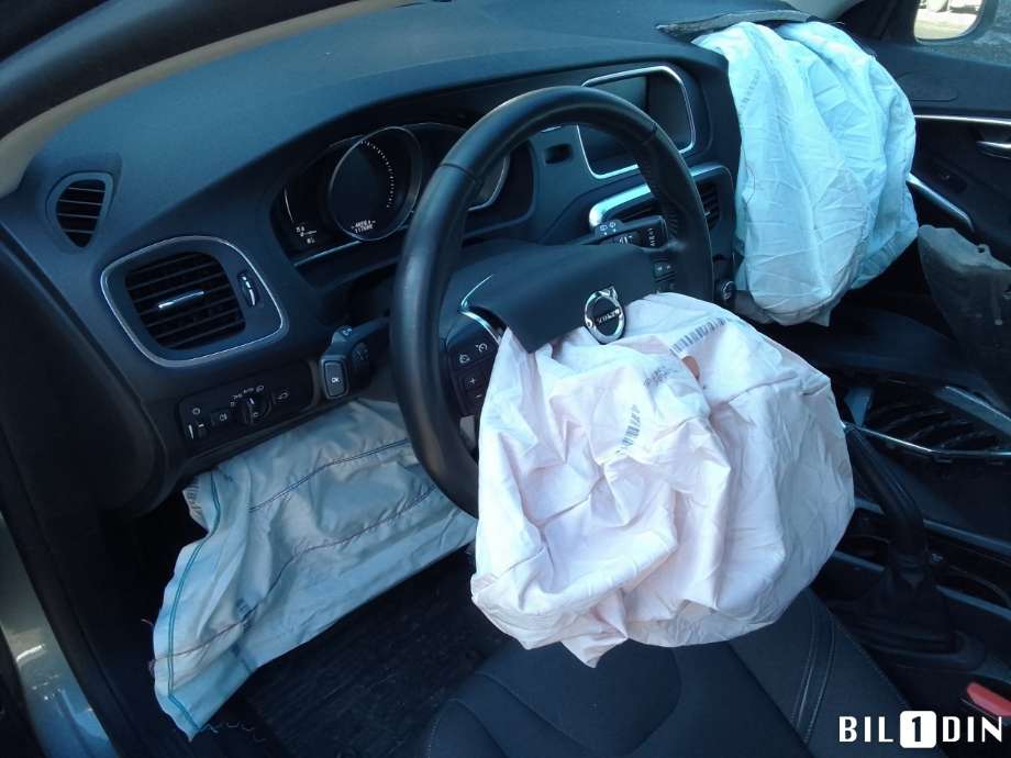 Volvo V40 2012-2019 , Motorkode: D4204T9, Girkassekode: 