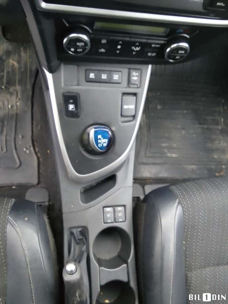 Toyota Auris 2013-2015 (Type II, Fase 1) , Motorkode: 2ZR-FXE, Girkassekode: 