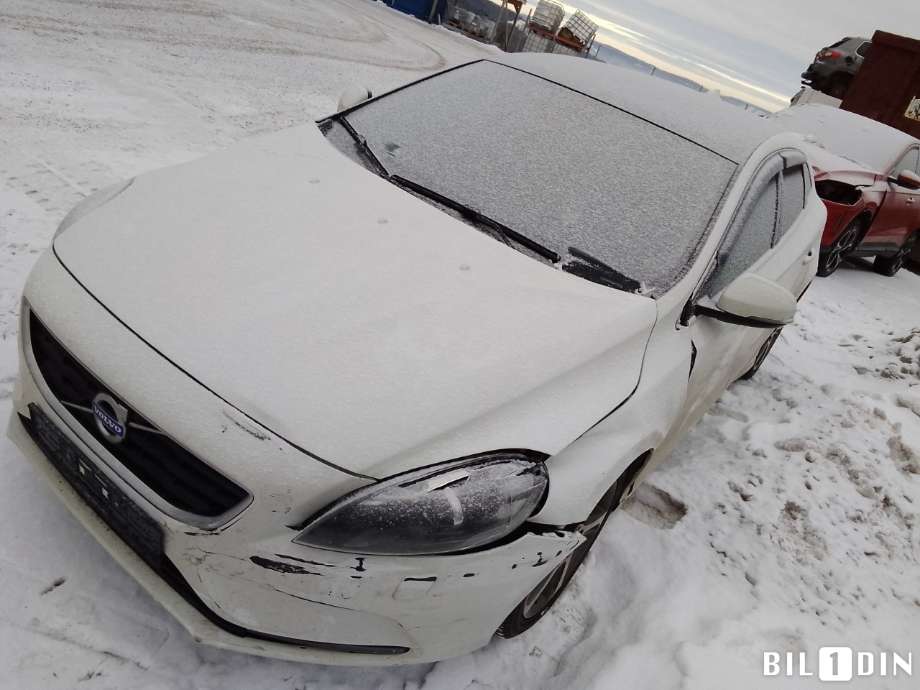Volvo V40 2012-2019 , Motorkode: D4162T, Girkassekode: 