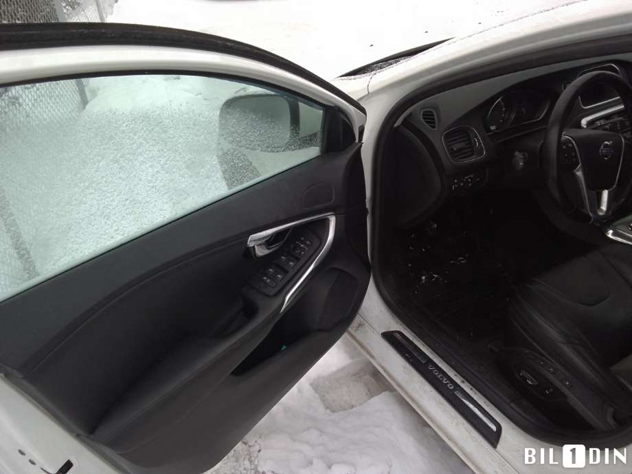 Volvo V40 2012-2019 , Motorkode: D4162T, Girkassekode: 