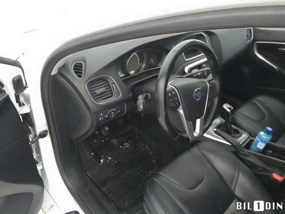 Volvo V40 2012-2019 , Motorkode: D4162T, Girkassekode: 