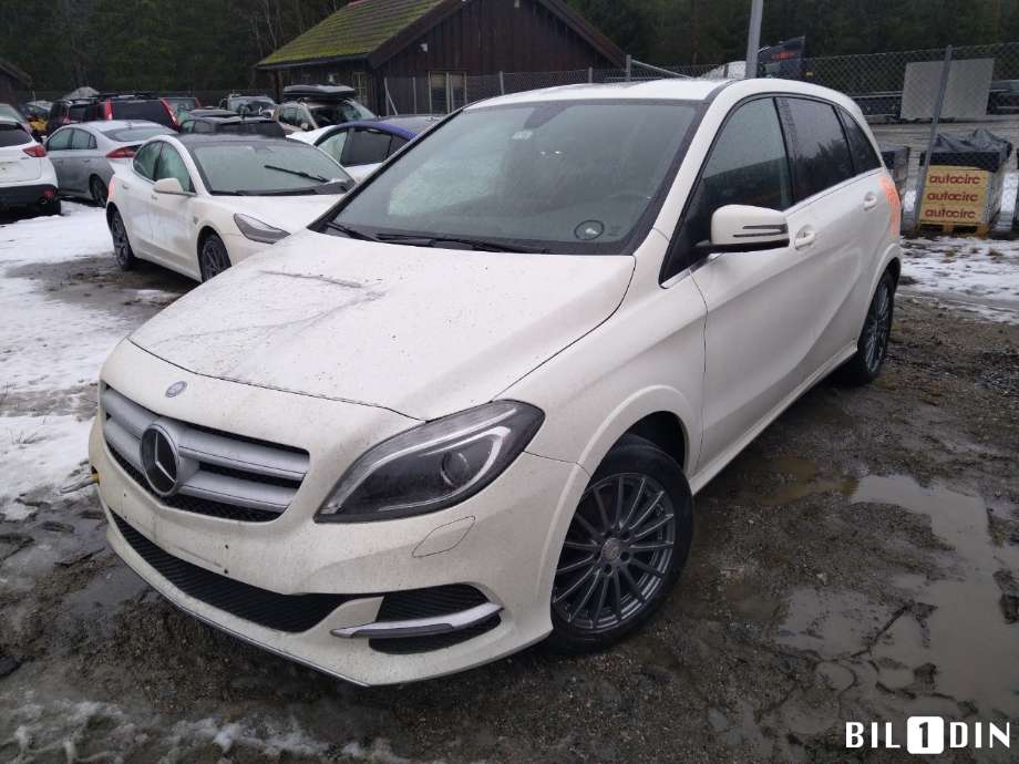 Mercedes B-Klasse 2011-2018 (W246) (W246), Motorkode: EM780.990, Girkassekode: 