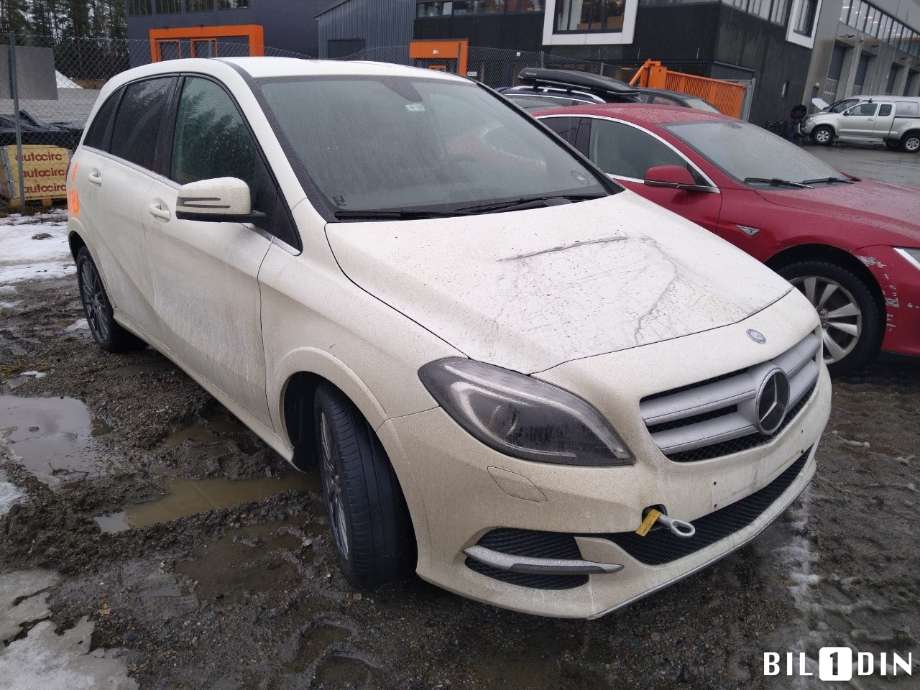 Mercedes B-Klasse 2011-2018 (W246) (W246), Motorkode: EM780.990, Girkassekode: 