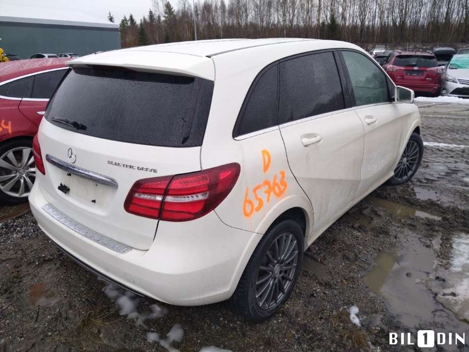 Mercedes B-Klasse 2011-2018 (W246) (W246), Motorkode: EM780.990, Girkassekode: 