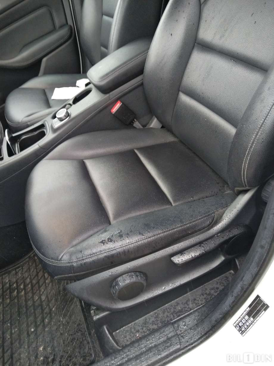 Mercedes B-Klasse 2011-2018 (W246) (W246), Motorkode: EM780.990, Girkassekode: 
