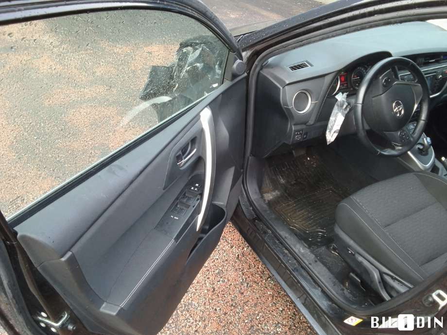 Toyota Auris 2013-2015 (Type II, Fase 1) , Motorkode: 2ZR-FXE, Girkassekode: 