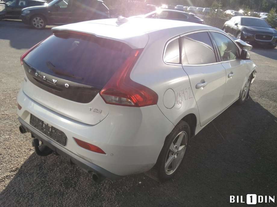 Volvo V40 2012-2019 , Motorkode: B4154T5, Girkassekode: 